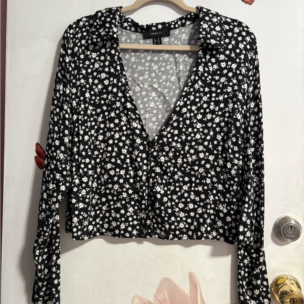Forever 21 Black and White Floral Blouse